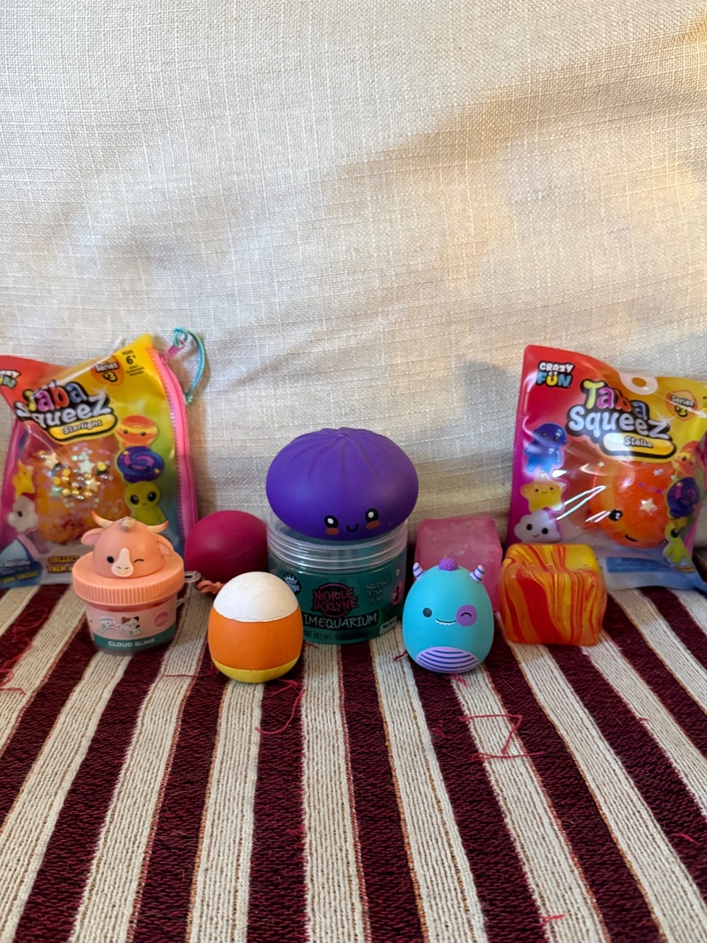 SQUISHIES AND SLIME